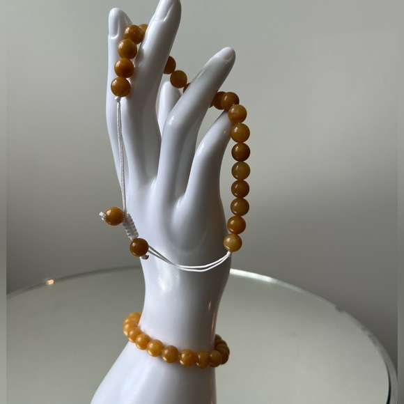 Handmade gemstone bracelet. This Yellow Jade bracelet is adjustable. - Picture 5 of 6